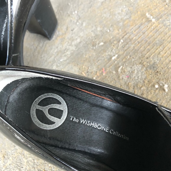 Wishbone black patent leather shoes 5.5M - Picture 8 of 16